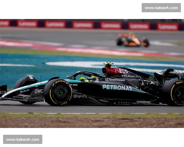 2025 F1 英国大奖赛银石开战,腾讯体育全程直播见证汉密尔顿首秀与新星挑战 2025 F1 英国大奖赛银石开战,腾讯体育全程直播见证汉密尔顿首秀与新星挑战