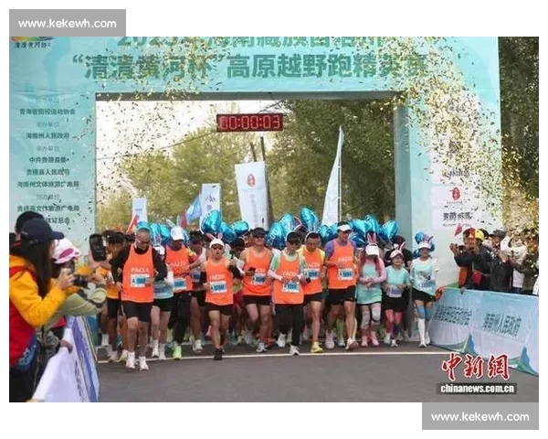 青海贵德:3500 选手逐梦黄河丹霞间 青海贵德:3500 选手逐梦黄河丹霞间