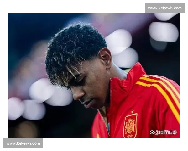 夕阳游轮撒糖!亚马尔与女友克罗地亚秀恩爱 夕阳游轮撒糖!亚马尔与女友克罗地亚秀恩爱