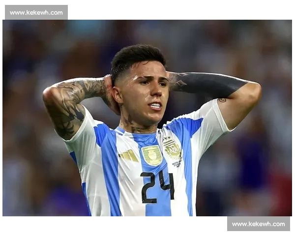 恩佐：切尔西中场指挥官，双料王引领攻防新高度