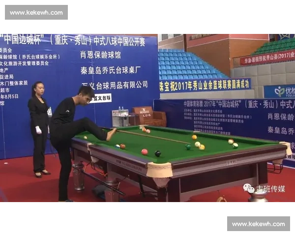 郑宇伯对决彭祥伟擂台巅峰之战引爆格斗圈关注谁能登顶荣耀时刻